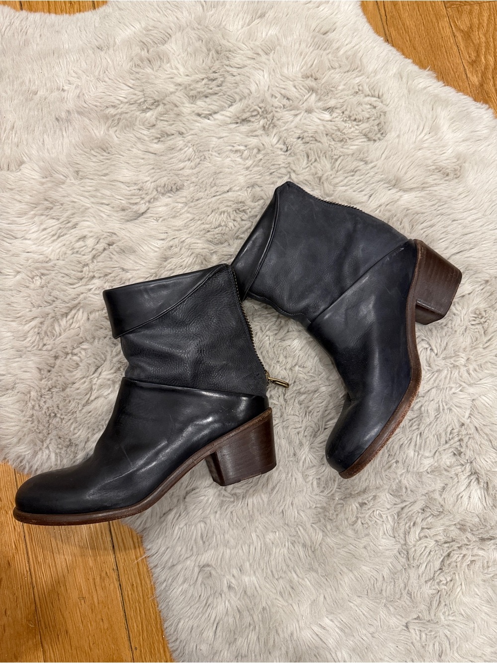 Navy Leather Women's Ankle Boots Size 6.5